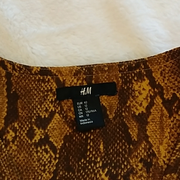 SOLD!!!H & M tunic blouse - Picture 3 of 6